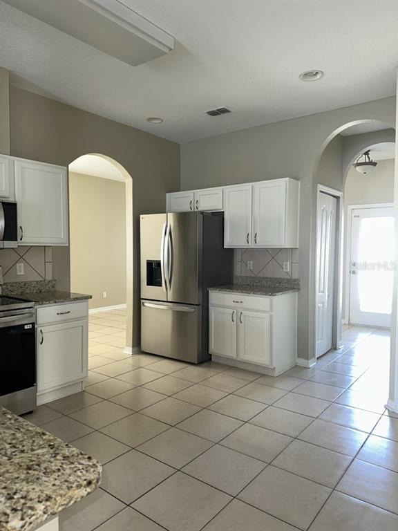 Foto del edificio - 30513 Latourette Dr