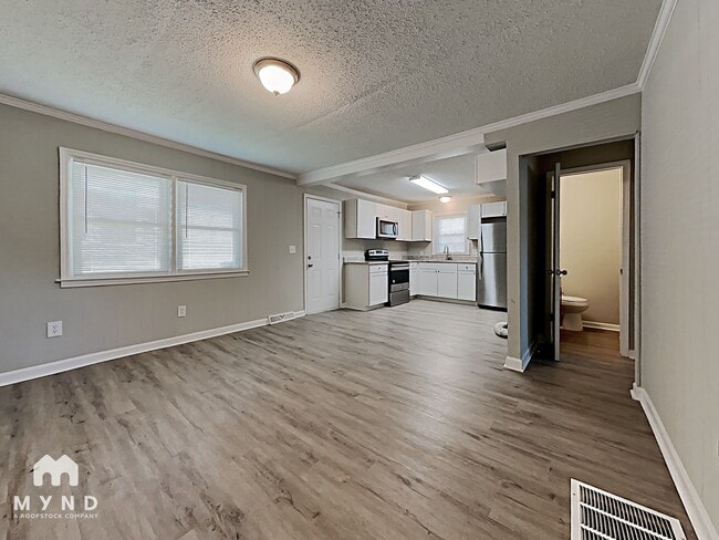 Building Photo - 1112 Pine St