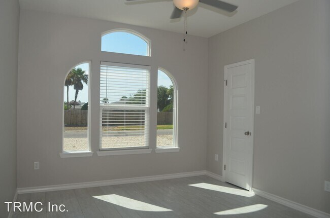 Building Photo - 4 br, 2.5 bath House - 14881 LIGHTHOUSE DR.