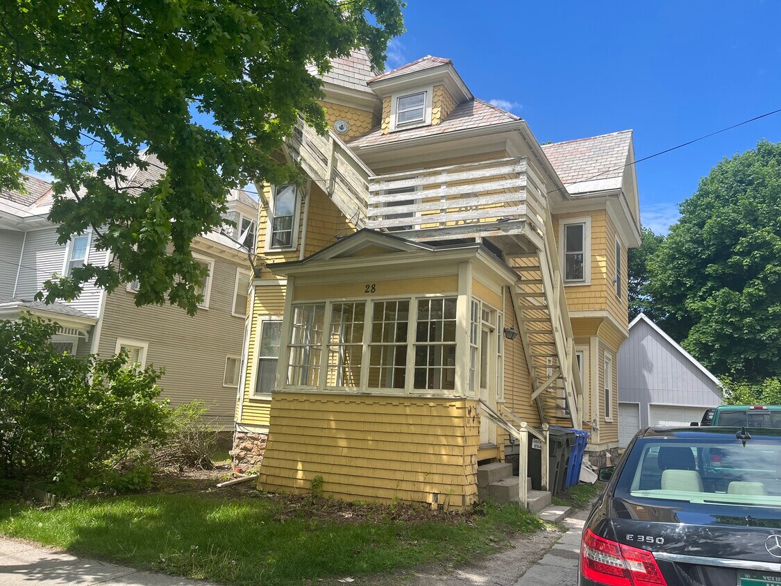 Foto del edificio - 28 Brookes Ave