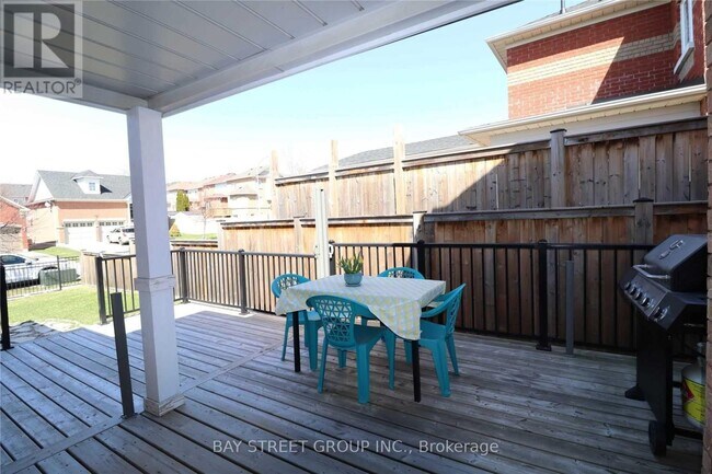 Photo du bâtiment - 14 McCartney Ave