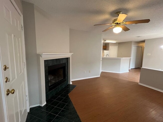 Building Photo - 7209 Aldea Dr