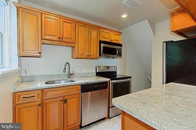 Foto del edificio - 4803 27th Rd S