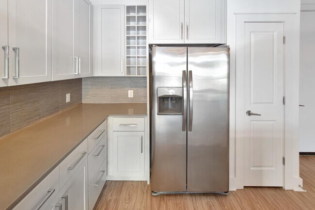 Foto del edificio - 650 E Brooklyn Vlg Ave