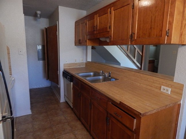 Foto del edificio - 777 N Twin Creek Dr