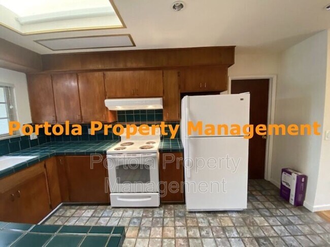 Foto del edificio - 629 Townsend Dr