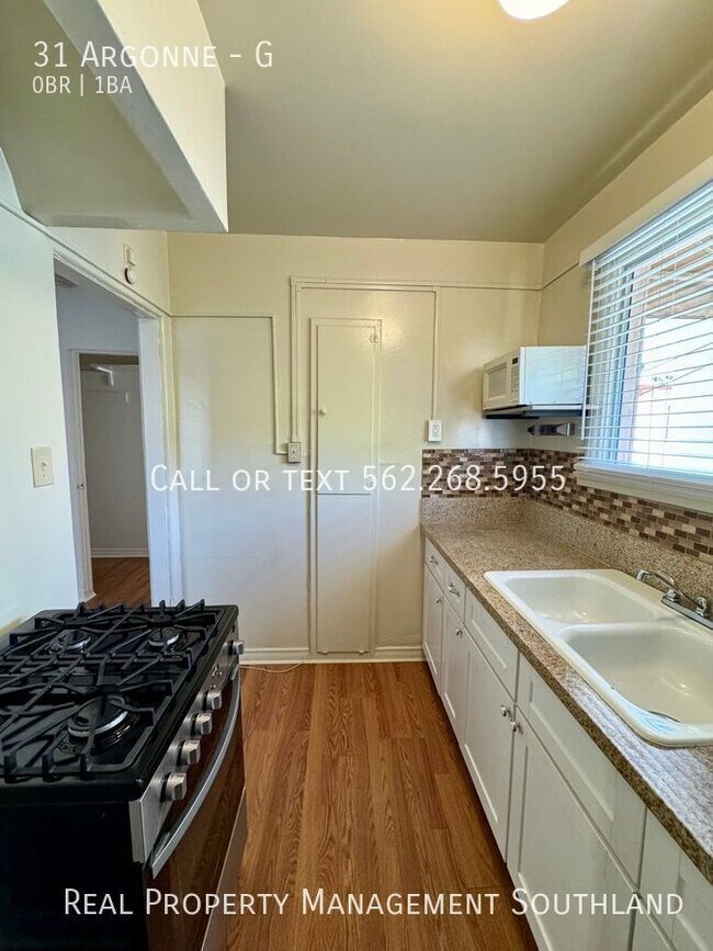 Building Photo - Cozy Spanish-Style Studio Apartment For Re...