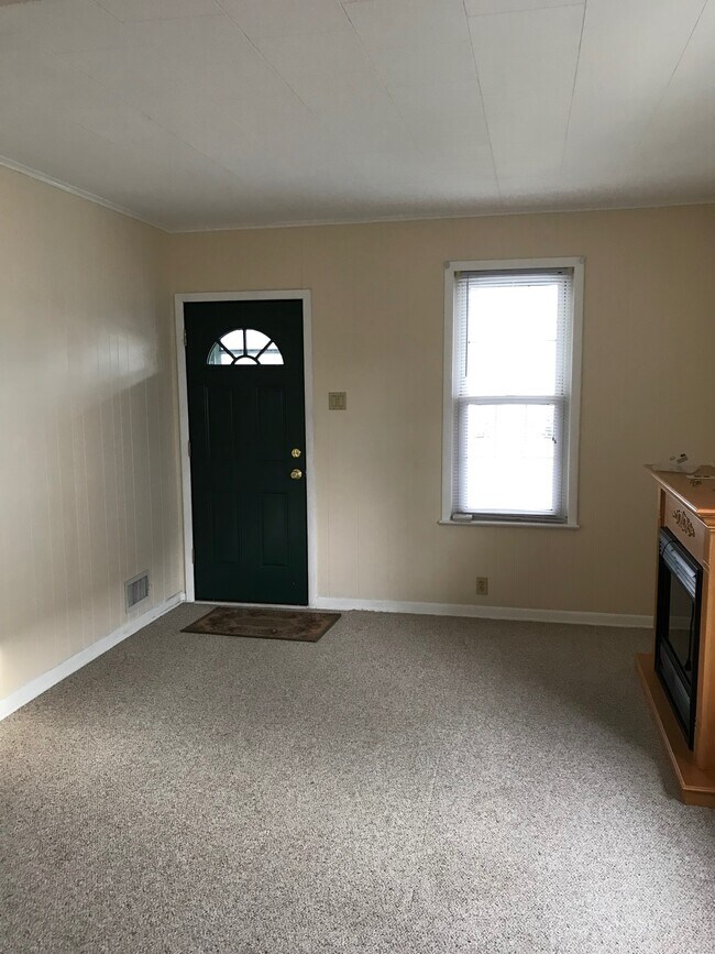 17 Valley Rd, Mount Ephraim, NJ 08059 House Rental in Mount Ephraim