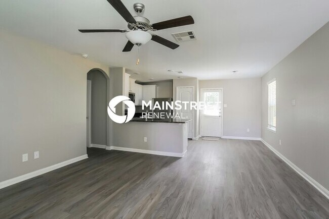 Building Photo - 3 Bedroom Pet-Friendly Home in Magnolia, TX with Main Street Renewal