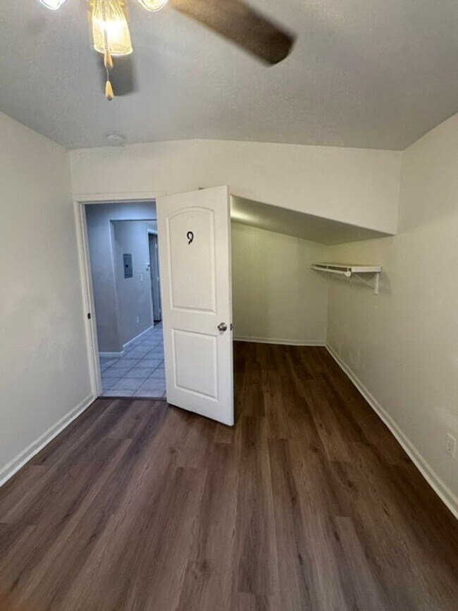 Foto del edificio - 1153 W 37th Pl