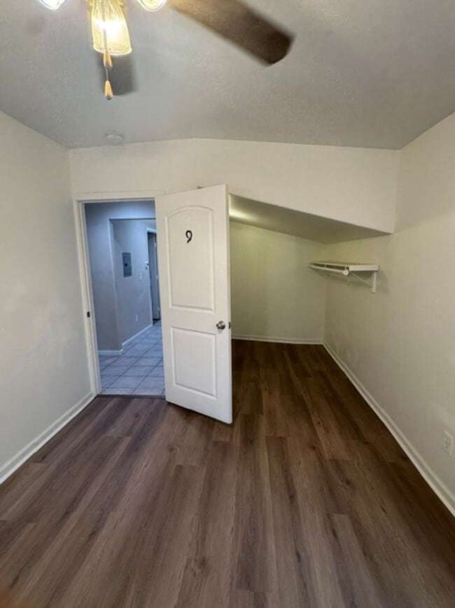 Building Photo - 1153 W 37th Pl