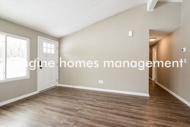 Building Photo - Stunning 4 Bedroom Ranch in Northfield