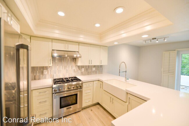 Foto del edificio - 2 br, 2.5 bath House - 34101 Via Californi...