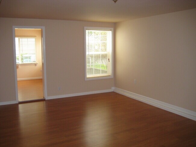 Living Room - 1486 29th Ave