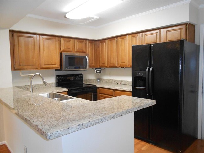 Building Photo - 2425 Holly Hall St