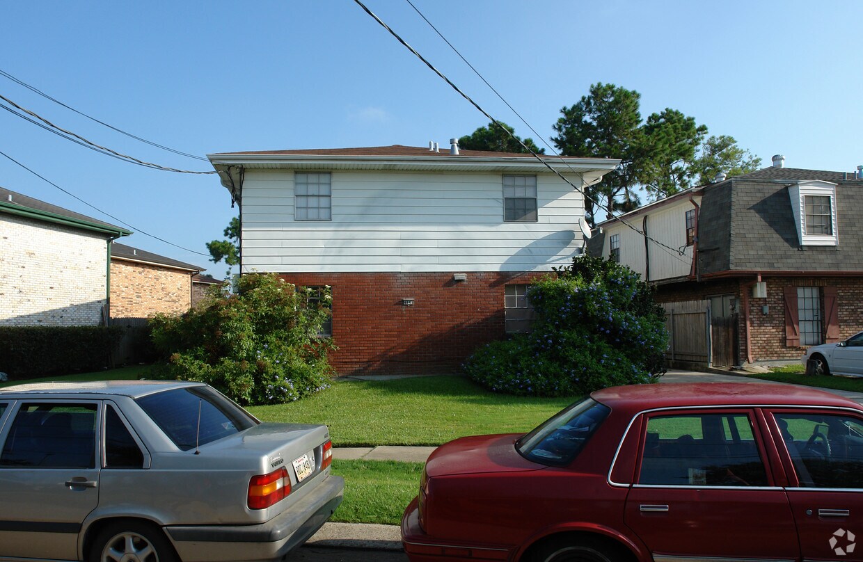 Primary Photo - 4841 Yale St