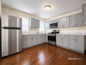 Building Photo - 40-44 Vine Street Unit 3