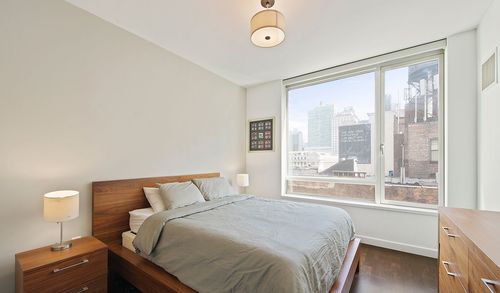 Building Photo - 281 W 28th St