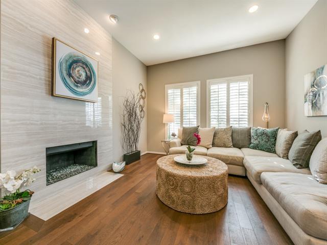 Foto del edificio - 10805 Stone Canyon Rd