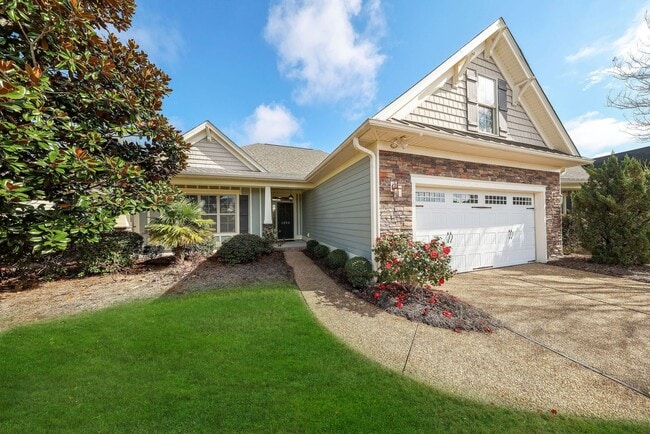 Building Photo - ~ COMPASS POINTE ~