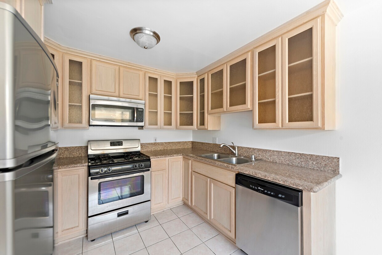 Brentwood by the Park Apartments Los Angeles, CA