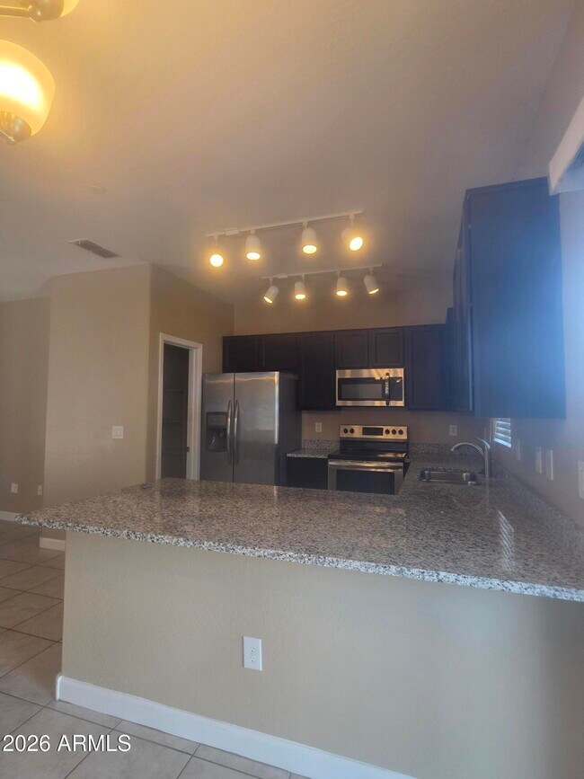 Foto del edificio - 2150 W Alameda Rd