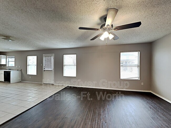 Building Photo - 8720 Polo Dr