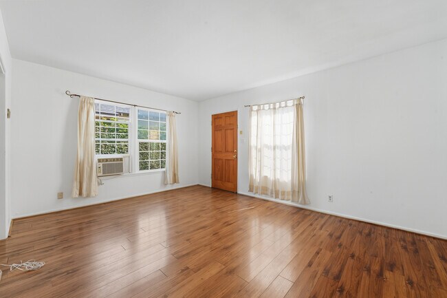 Foto del edificio - 1623 S Sycamore Ave