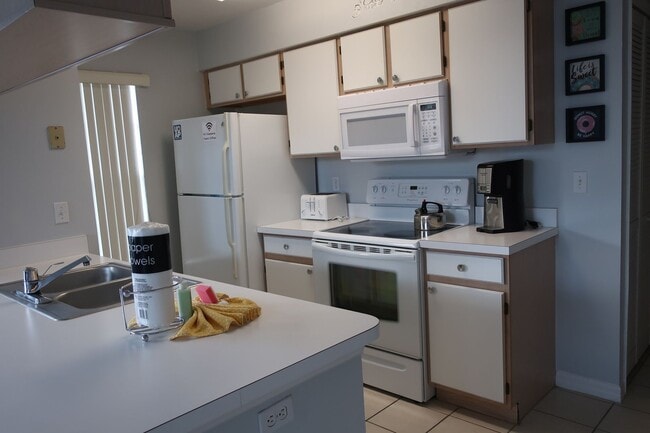 Building Photo - 3/2 Furnished Condo in Kissimmee