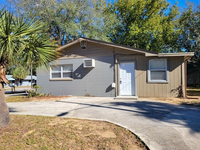 Foto del edificio - 1000 E Magnolia Ave