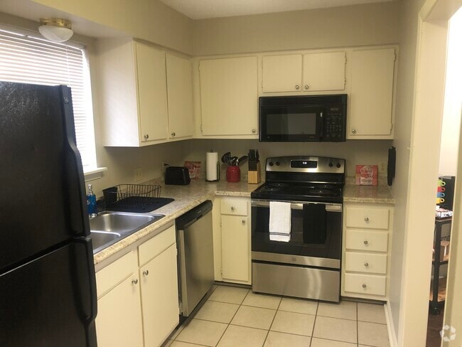 Building Photo - 1670 Brightside Dr