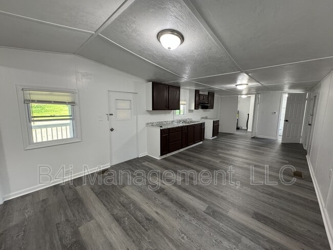 Foto del edificio - 308 Pleasant Valley Rd SE