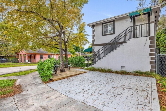 Foto del edificio - 7702 NE 3rd Ct