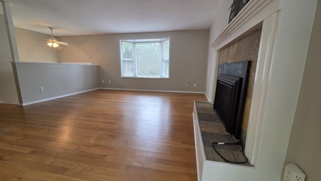 Foto del edificio - 4402 Thomson Ave