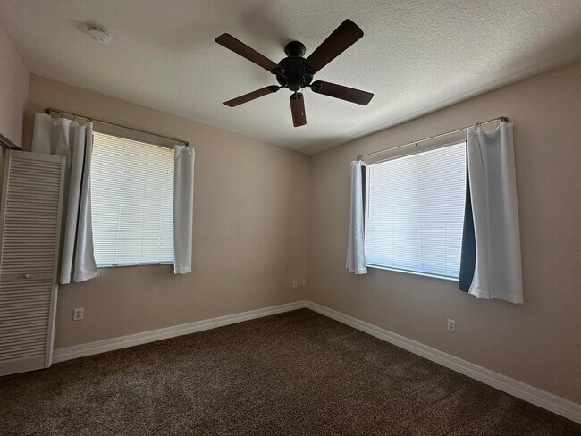 Building Photo - 49 SE Sedona Cir