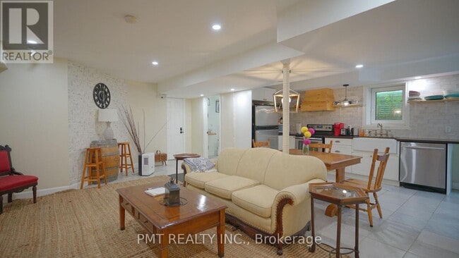 Building Photo - 83 Fairview Rd W