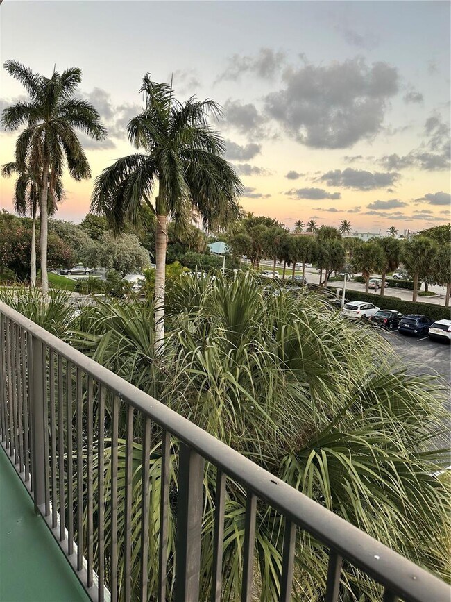 Building Photo - 1201 S Ocean Dr