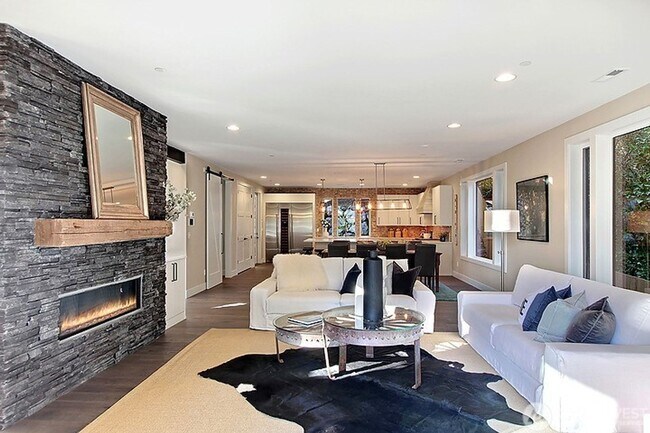 Foto del edificio - 4bd/3.5ba Kirkland Home