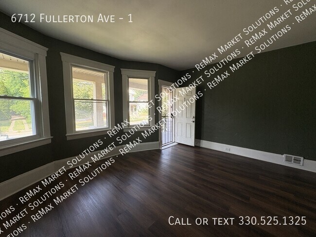 Foto del edificio - 6712 Fullerton Ave