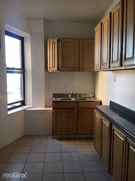 Building Photo - 200 Dyckman St