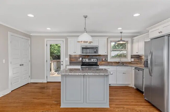 Foto del edificio - 414 Figuers Dr