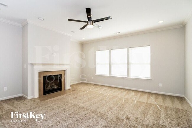 Foto del edificio - 455 Shady Grove Ct