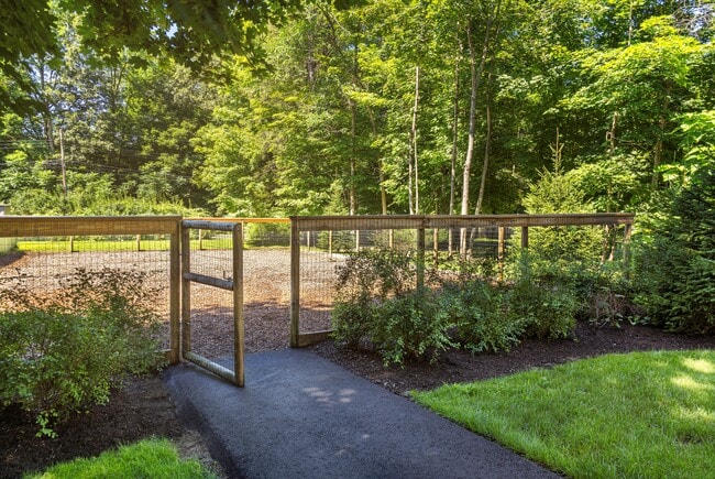 Dog Park - Farmington Court Apartments