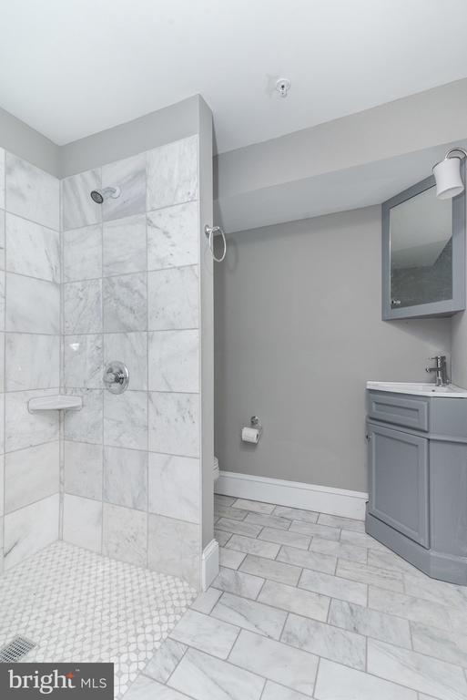 Foto del edificio - 108 W Saratoga St