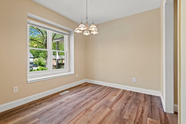 Foto del edificio - Adorable 2 Bedroom Townhome in NE Raleigh!