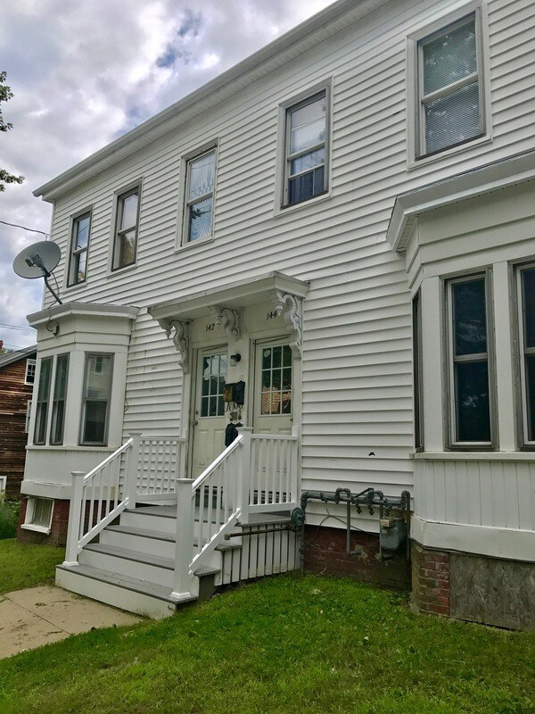 142 Brackett St Unit 1, Westbrook, ME 04092 Condo for Rent in