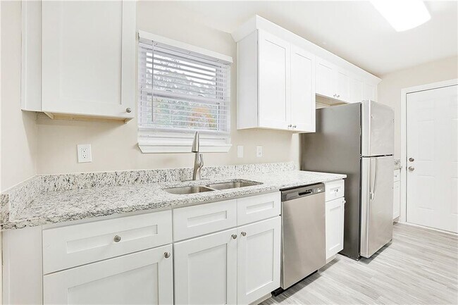 Foto del edificio - 210 Hunt Ridge Dr