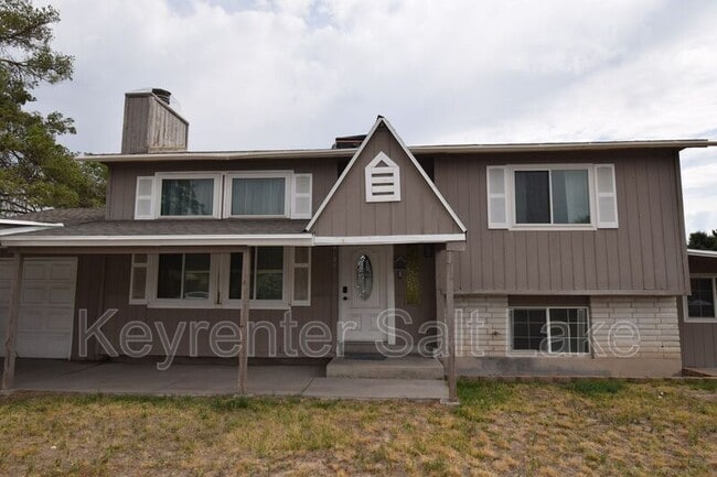 Foto del edificio - 6131 Misty Way