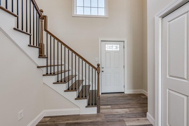 Building Photo - 6 Anna Dr