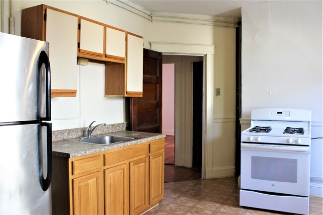 Building Photo - 38 Cabot St